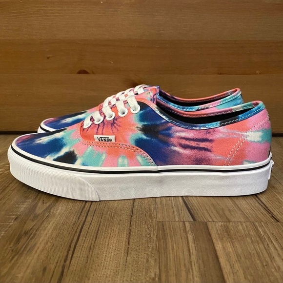 💞NEW💞 VANS AUTHENTIC TIE DYE - Picture 1 of 11